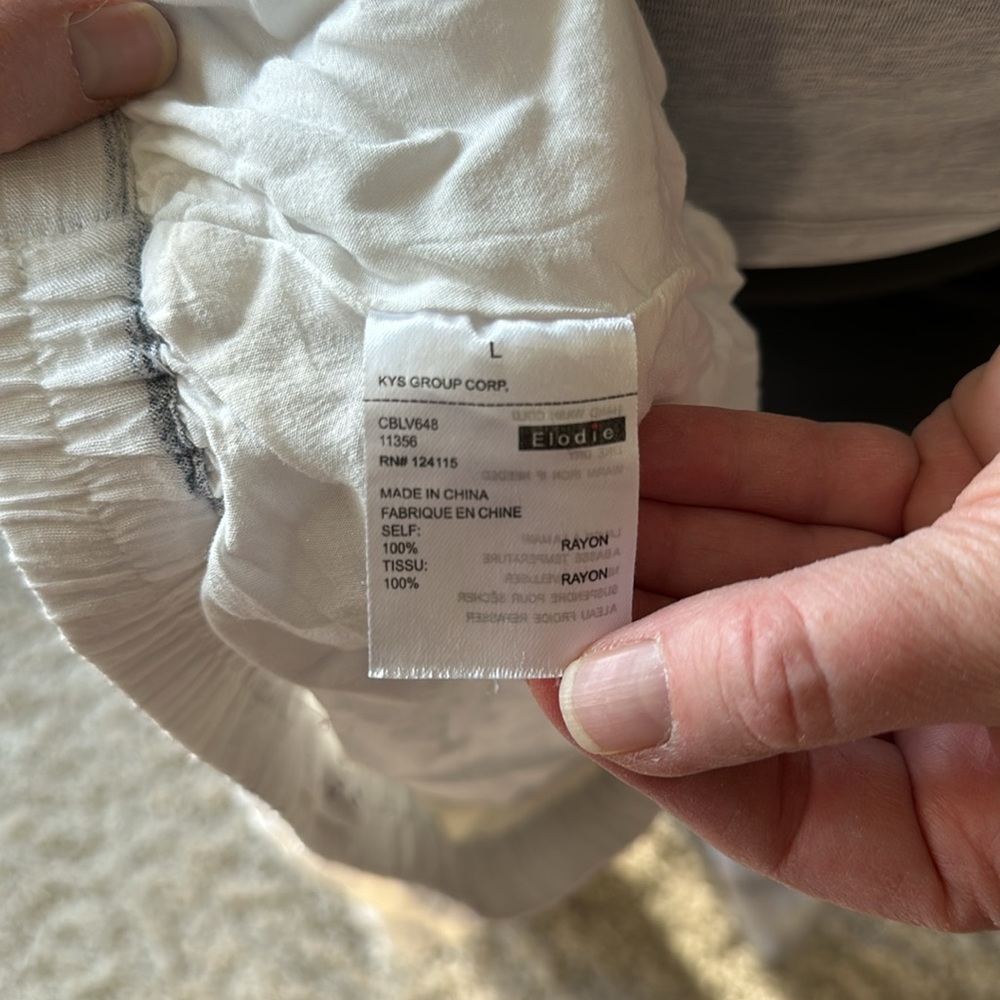 Elodie women’s size L light, flowy 3/4 pants. White with blue stripe, p… - Picture 5 of 8